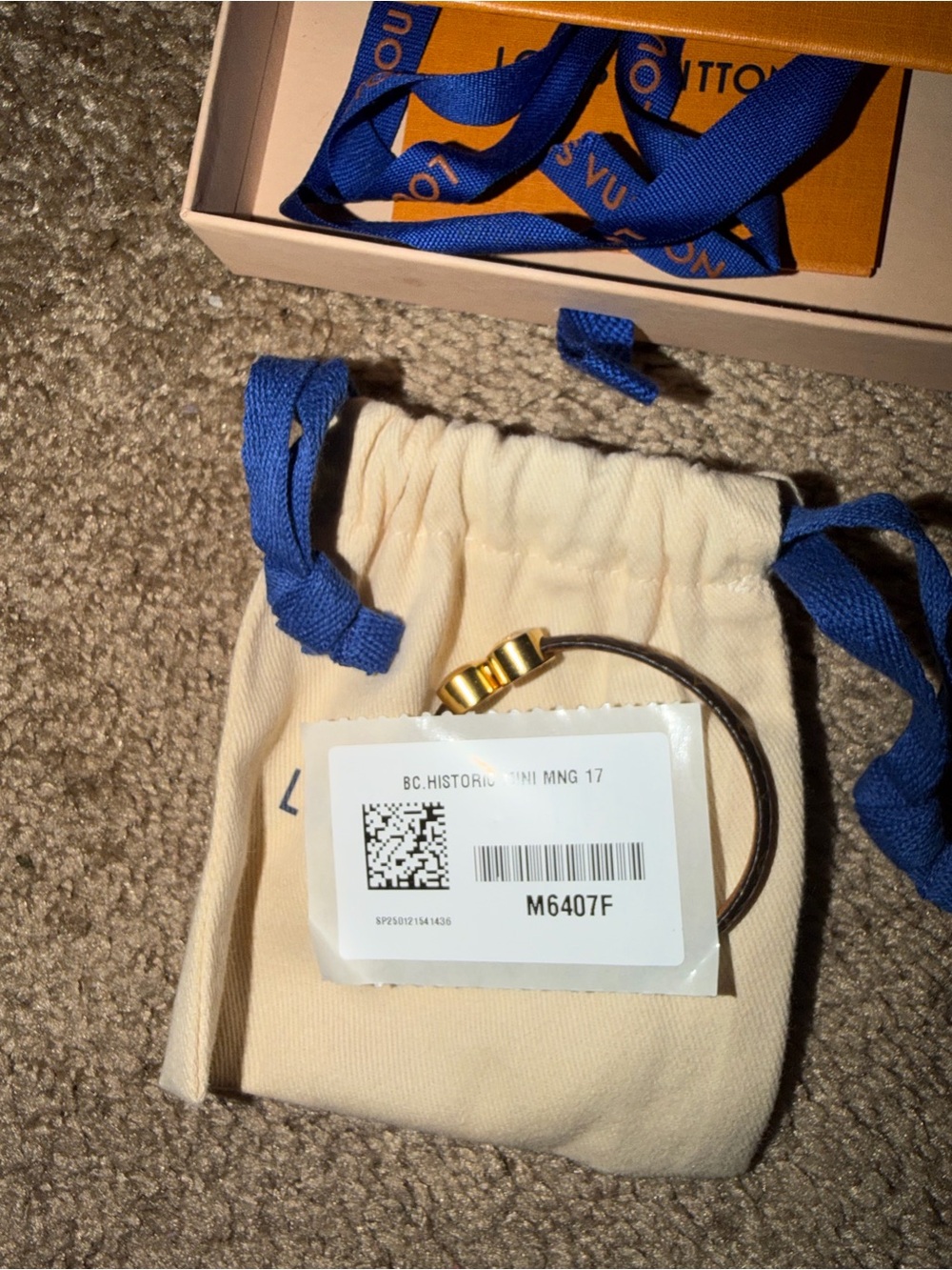 Louis Vuitton Gold and Blue Bracelet with Logo Pouch - Picture 4 of 4
